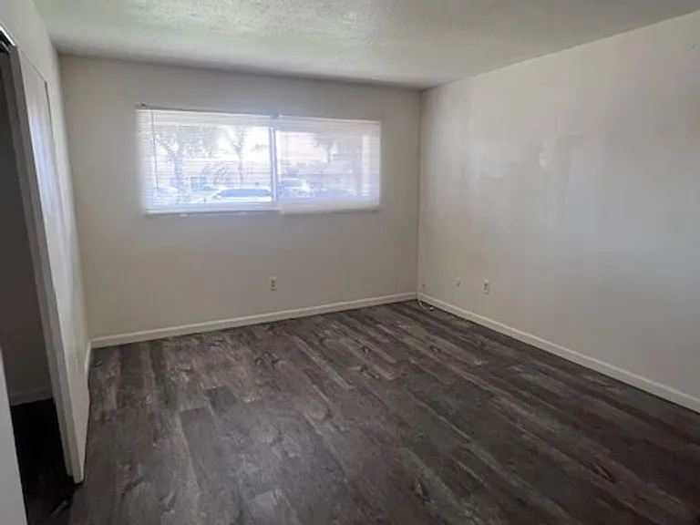 Spacious 1 Bed / 1 Bath Apartment in Colton! — Photo 8