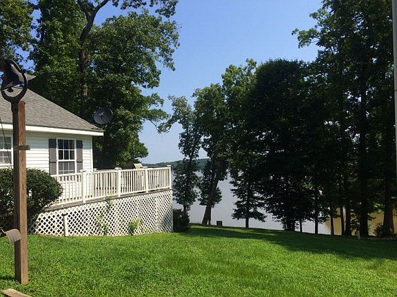 2nd image of 1062 Riverview Ave