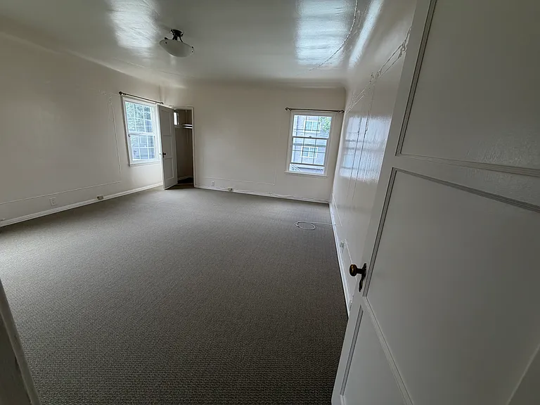 103 S Harper Ave #103 — Photo 5