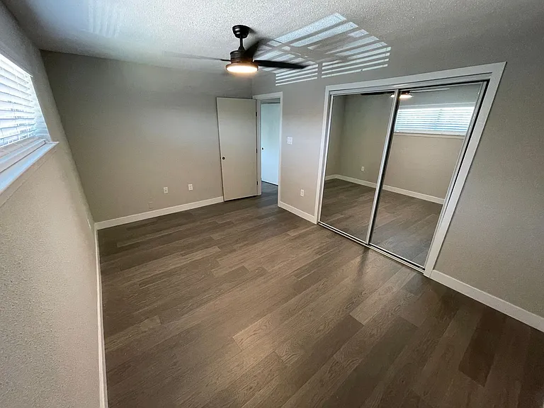 Venice Lofts — Photo 18