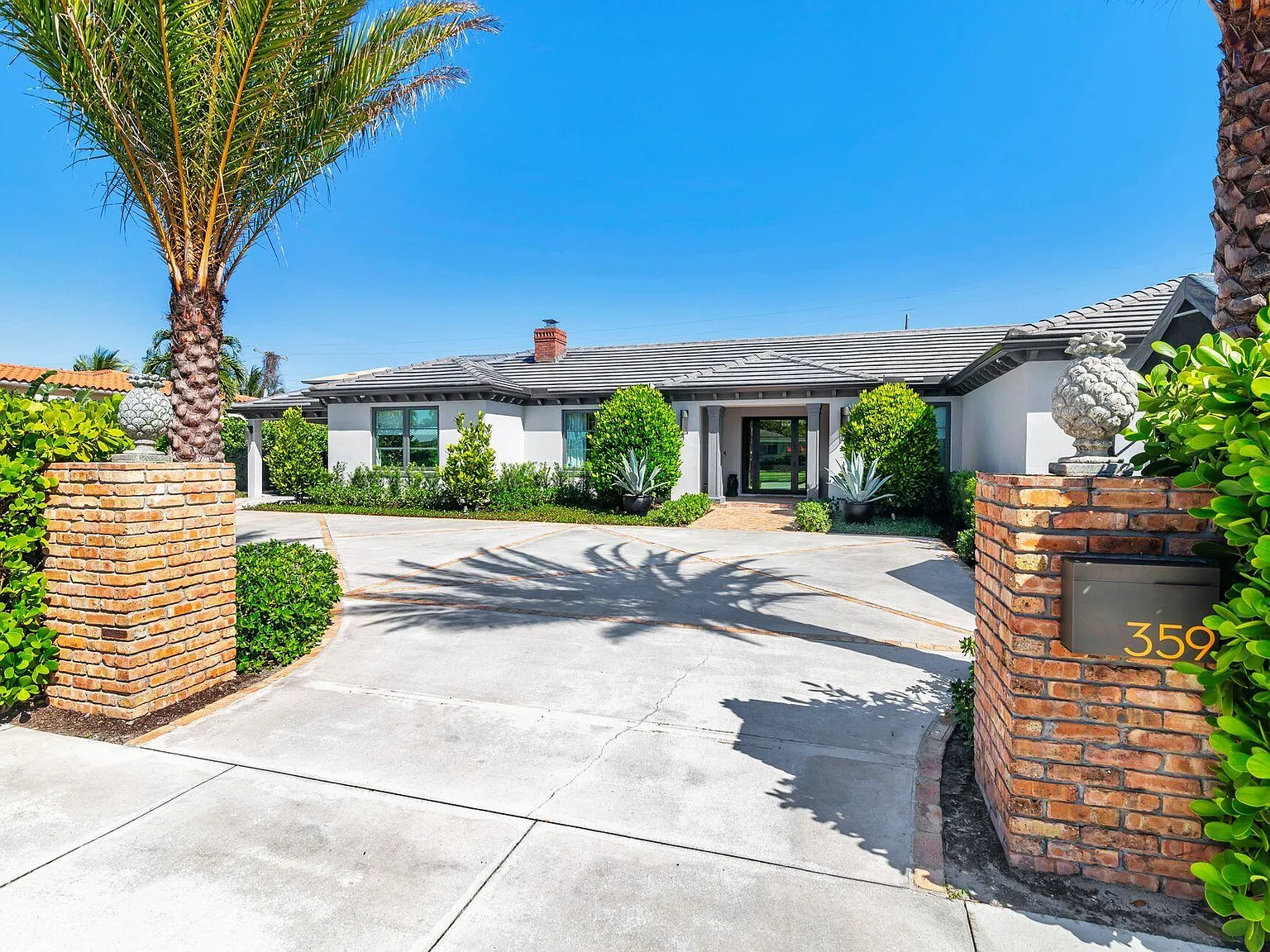 3 bed, 3.5 bath, 3101 sqft, $30,000 — Photo 1