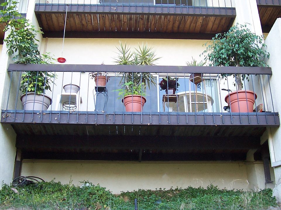 1st image of 1054 Miramonte Dr APT 3