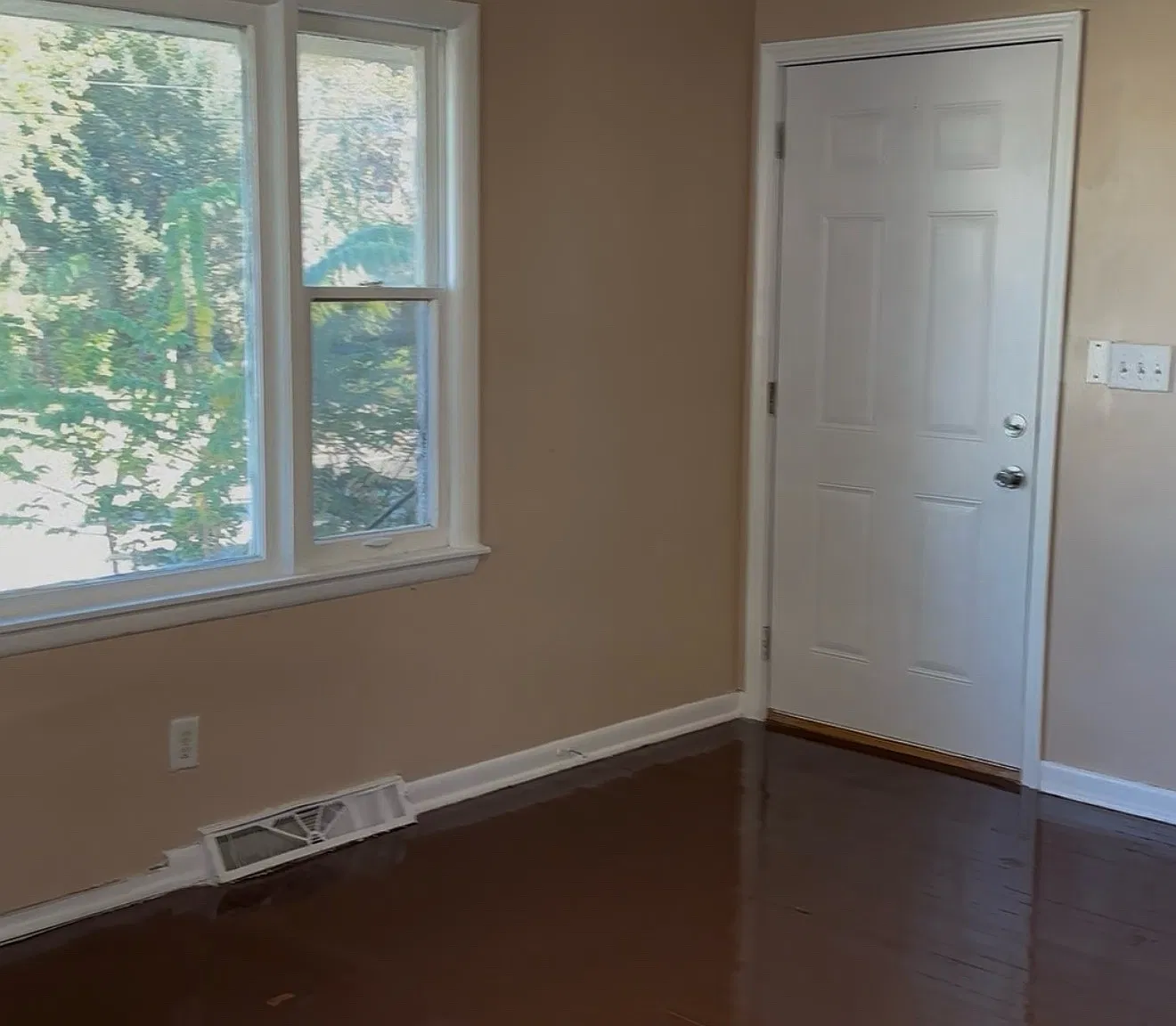 2221 Broadway — Photo 3