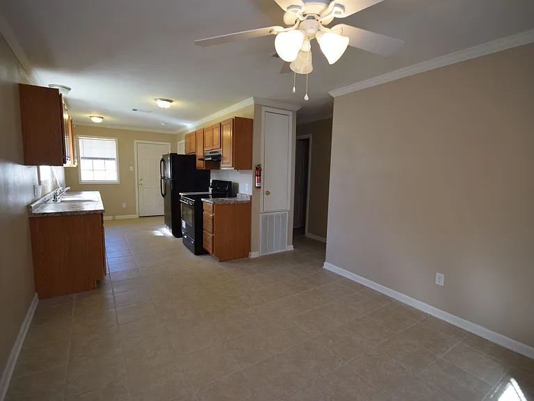 132 Wilson St — Photo 2