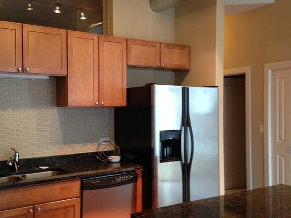 4th image of 2014 N Milwaukee Ave APT 404