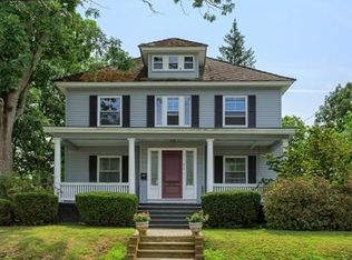 374 Pine St, Lowell, MA 01851