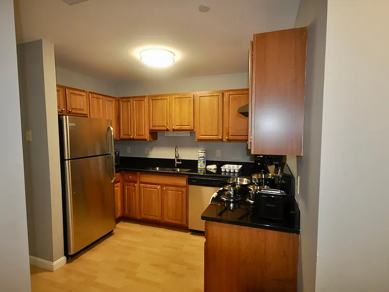 Stonington Estates Apartments — Photo 27