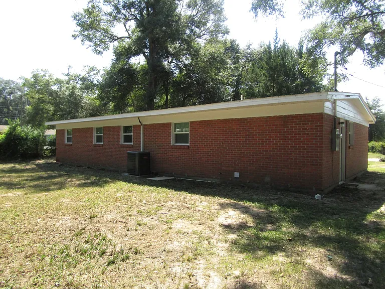 6037 Syrcle Ave — Photo 24