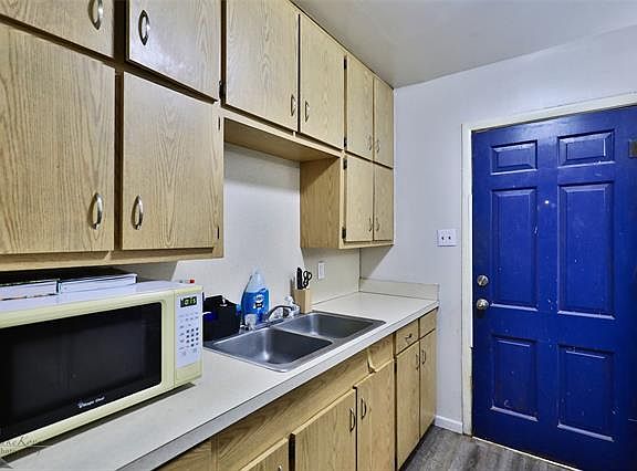 3rd image of 642 Sunrise Ave