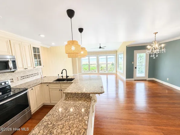 9134 Riverview Dr, New Bern, NC 28560