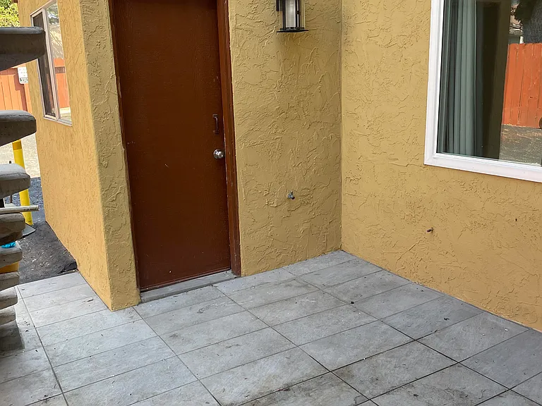 229 20th St #C — Photo 27