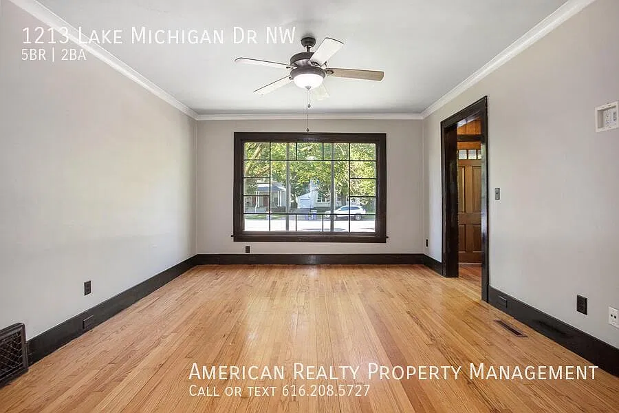 5 bed, 1060 sqft, $2,900 — Photo 2