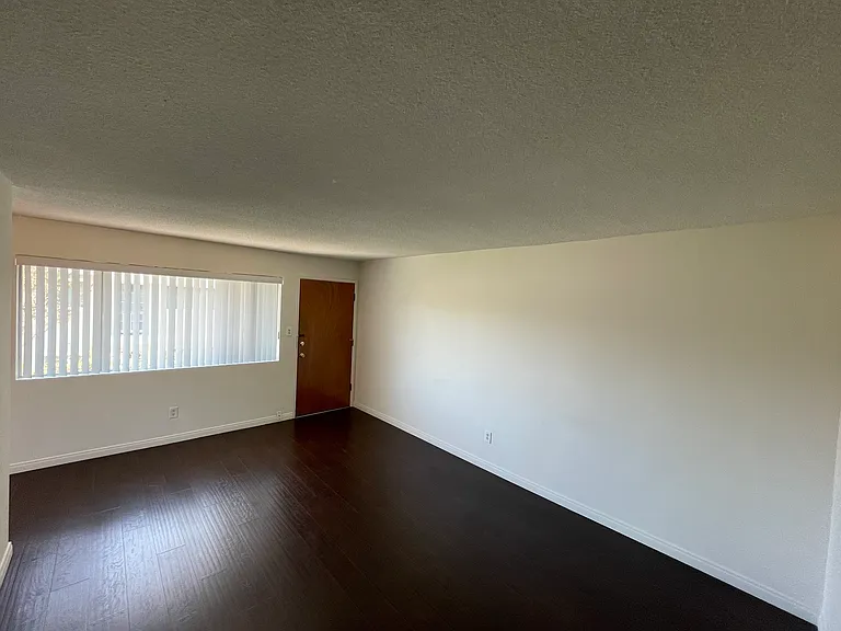 2114 San Anseline Ave #B — Photo 5