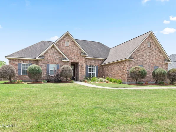 208 Psalm Ct, Youngsville, LA 70592
