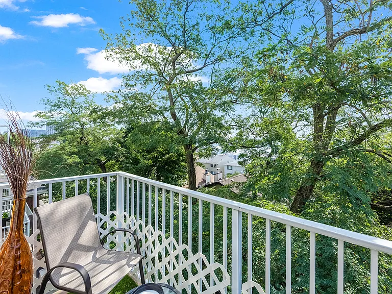 10 Palisade Ave #4C — Photo 21