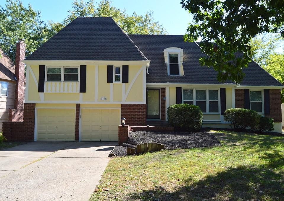 1st image of 1127 Queens Pl