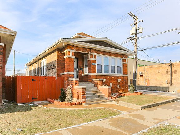 2nd image of 1542 N Luna Ave