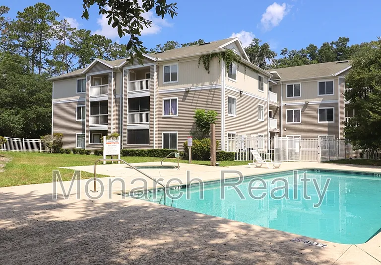 4000 SW 23rd St #3-302 — Photo 2