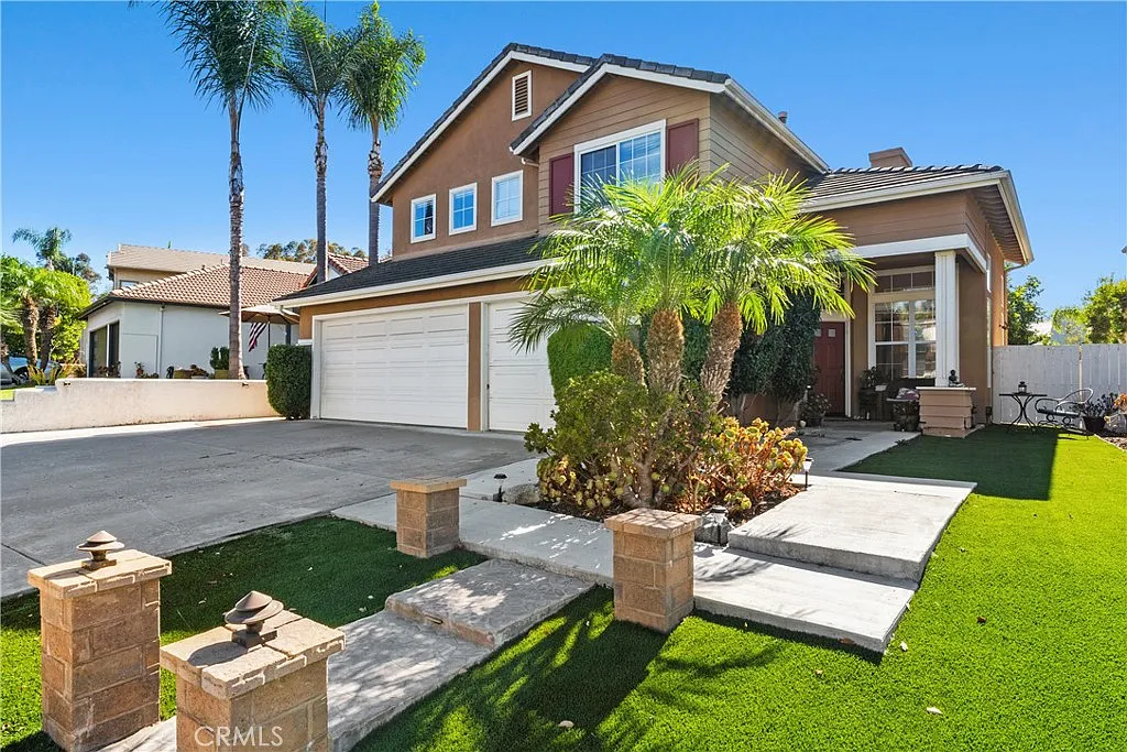 4 bed, 2.5 bath, 2298 sqft, $7,250 — Photo 2