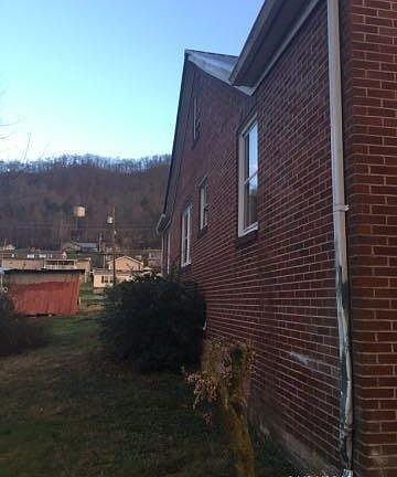 3rd image of 235 Hatcher St