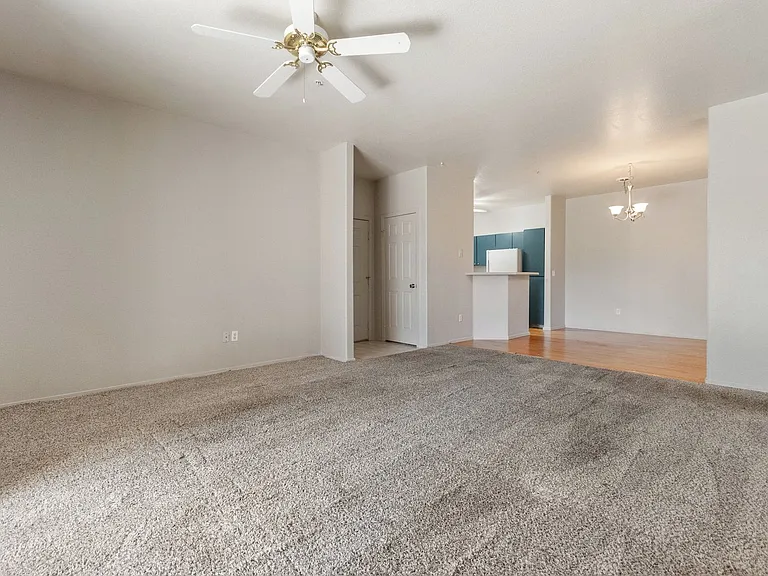 1671 W Canal Cir #212 — Photo 4