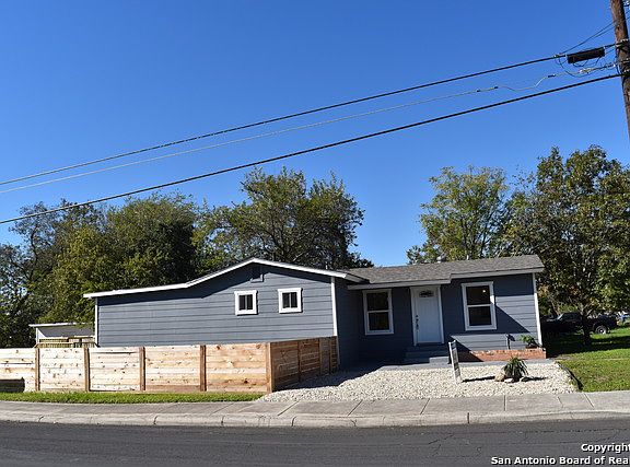 2nd image of 402 Clower St