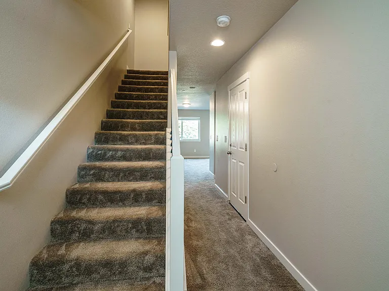 10912 NE 8th Cir — Photo 4