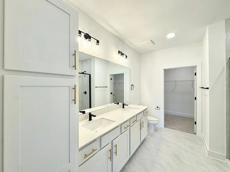 Brixton Apartments — Photo 98