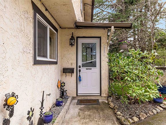 5th image of 3043 Pickford Rd #A