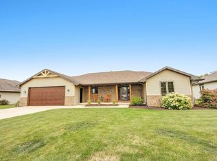 2320 Lost Dauphin Rd, De Pere, WI 54115