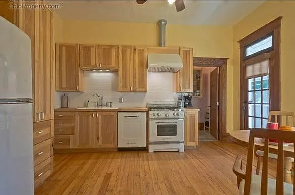612 Kimbark St — Photo 2