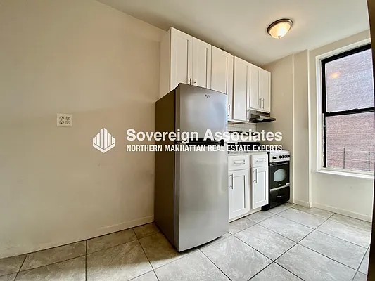 Rented by Sovereign Associates | media 10