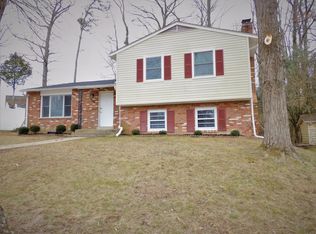 9095 Andromeda Dr, Burke, VA 22015