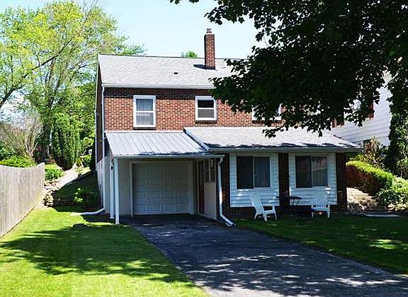 2nd image of 206 Gregg St