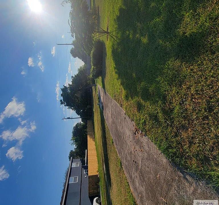 2nd image of 1745 Adams Rd