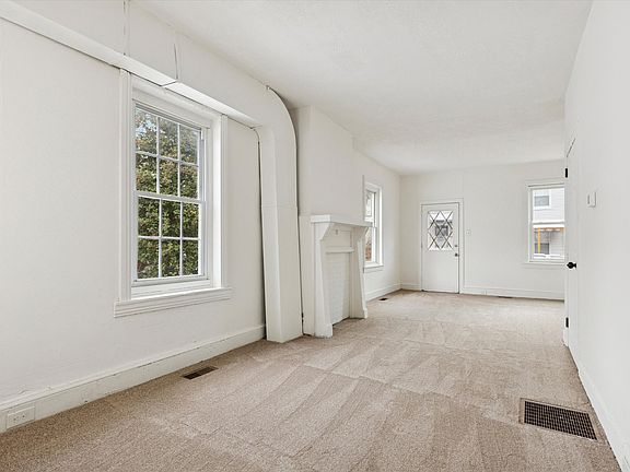 3rd image of 415 Walnut St #1