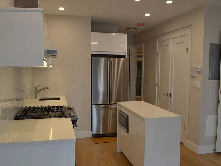 56 Saxton St — Photo 2