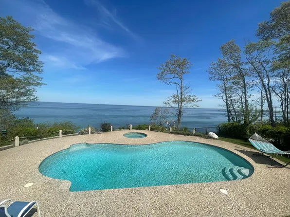 31 Ellisville Rd, Plymouth, MA 02360