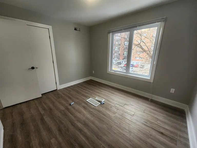 444 Cambridge St S — Photo 13