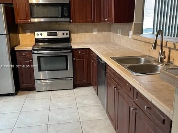 1733 Village Blvd APT 111, West Palm Beach, FL 33409