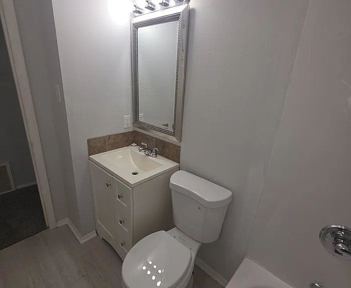 21 N Riley St #210 — Photo 9