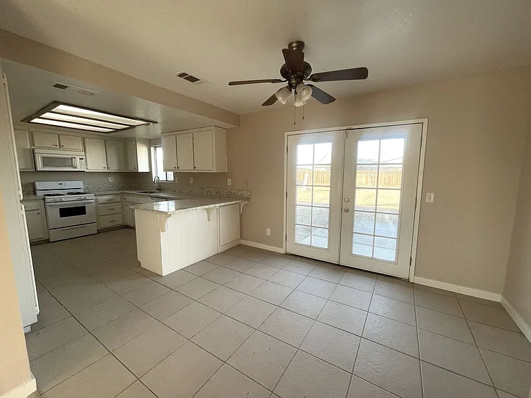 8925 Satinwood Ave — Photo 4