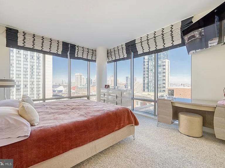 675 President St #1501 — Photo 9