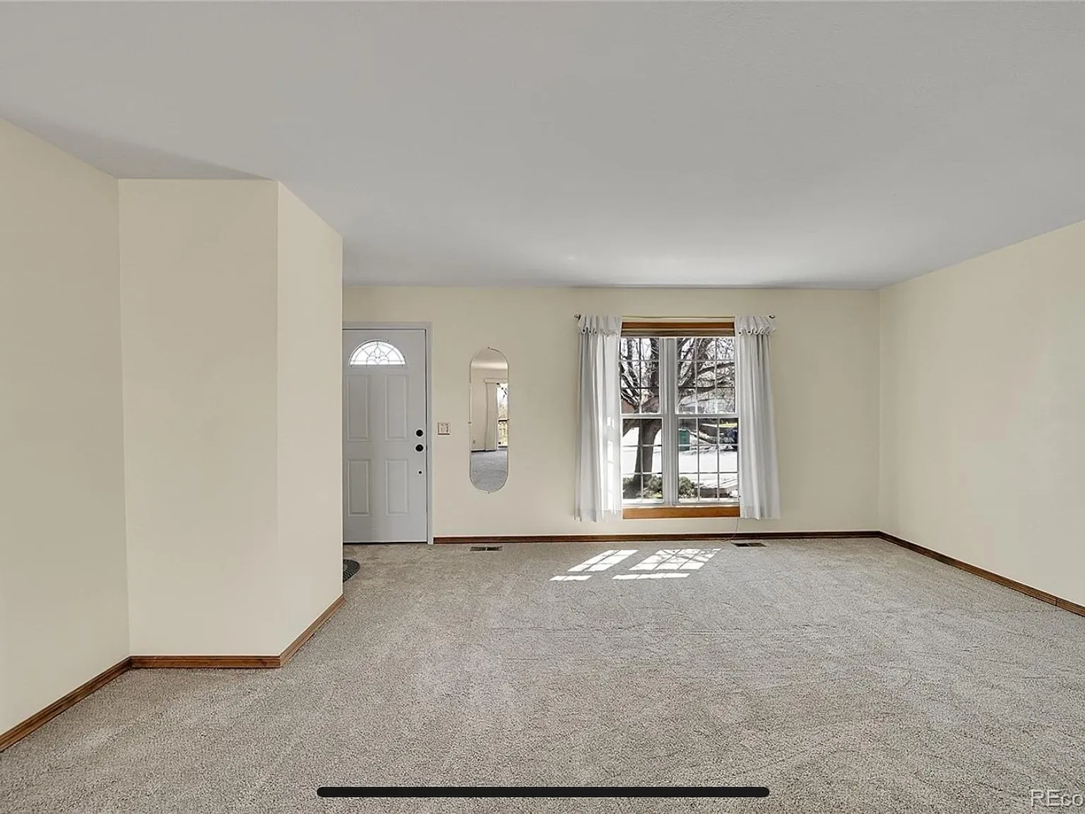 4 bed, 1736 sqft, $3,000 — Photo 3