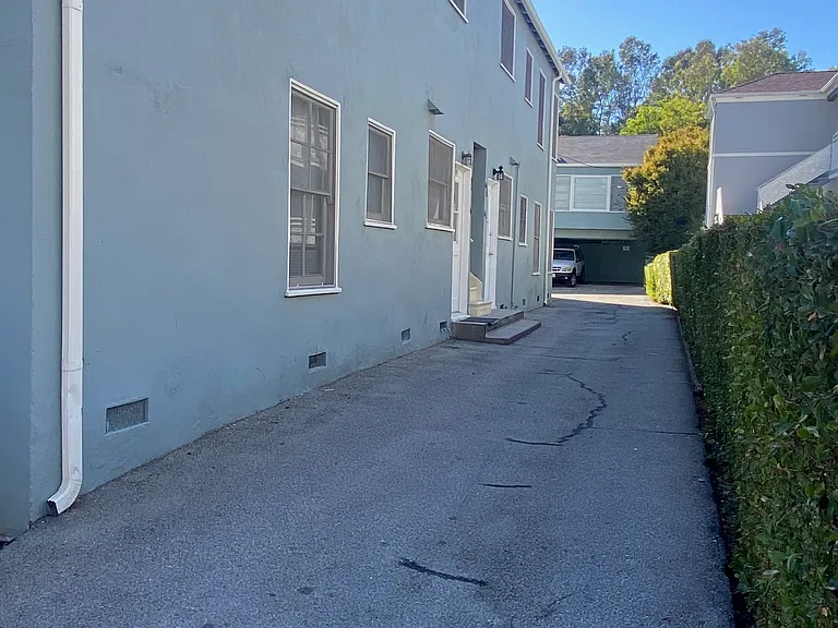 615 Kelton Ave #3/4 — Photo 7