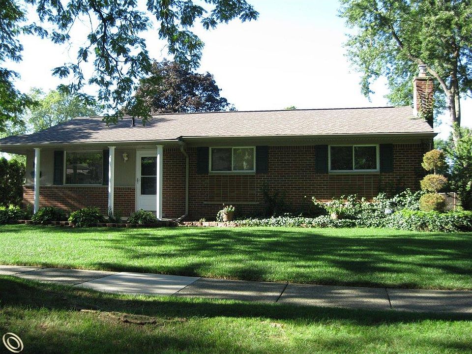 1st image of 41324 Greenbriar Ln