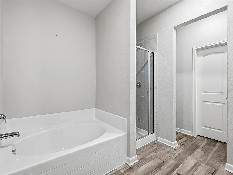 2105 Yarbrough Dr — Photo 25