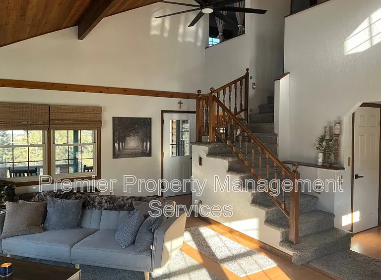 4513 Corral Dr — Photo 6