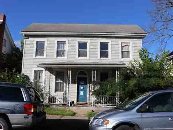 110 W Market St, Mount Union, PA 17066