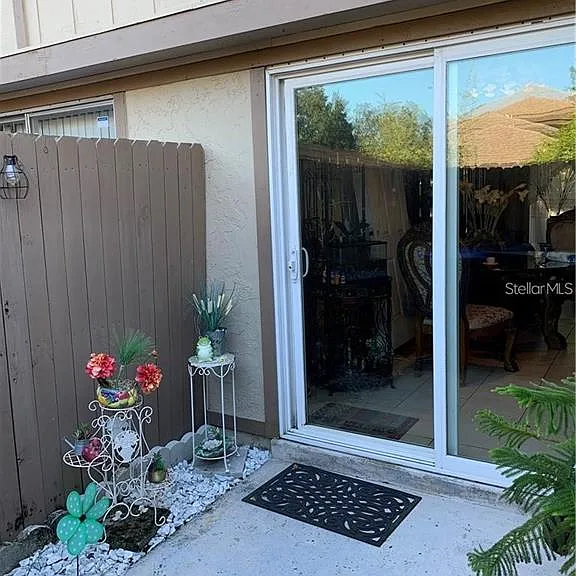 913 Buck Ct — Photo 4
